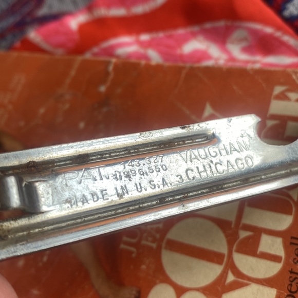 VINTAGE Logo Engraved Lucky Lager Beer Bottle Can Opener Made in Chicago USA - Picture 6 of 7